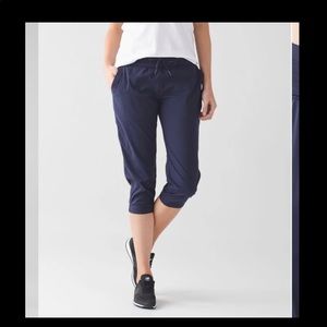 Lululemon joggers size 4